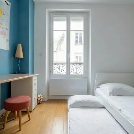 Veeve - A Kiss Of Blue Parigi